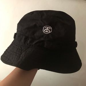 STUSSY PACKABLE BUCKET HAT